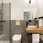 Limehome Annastrasse 3*